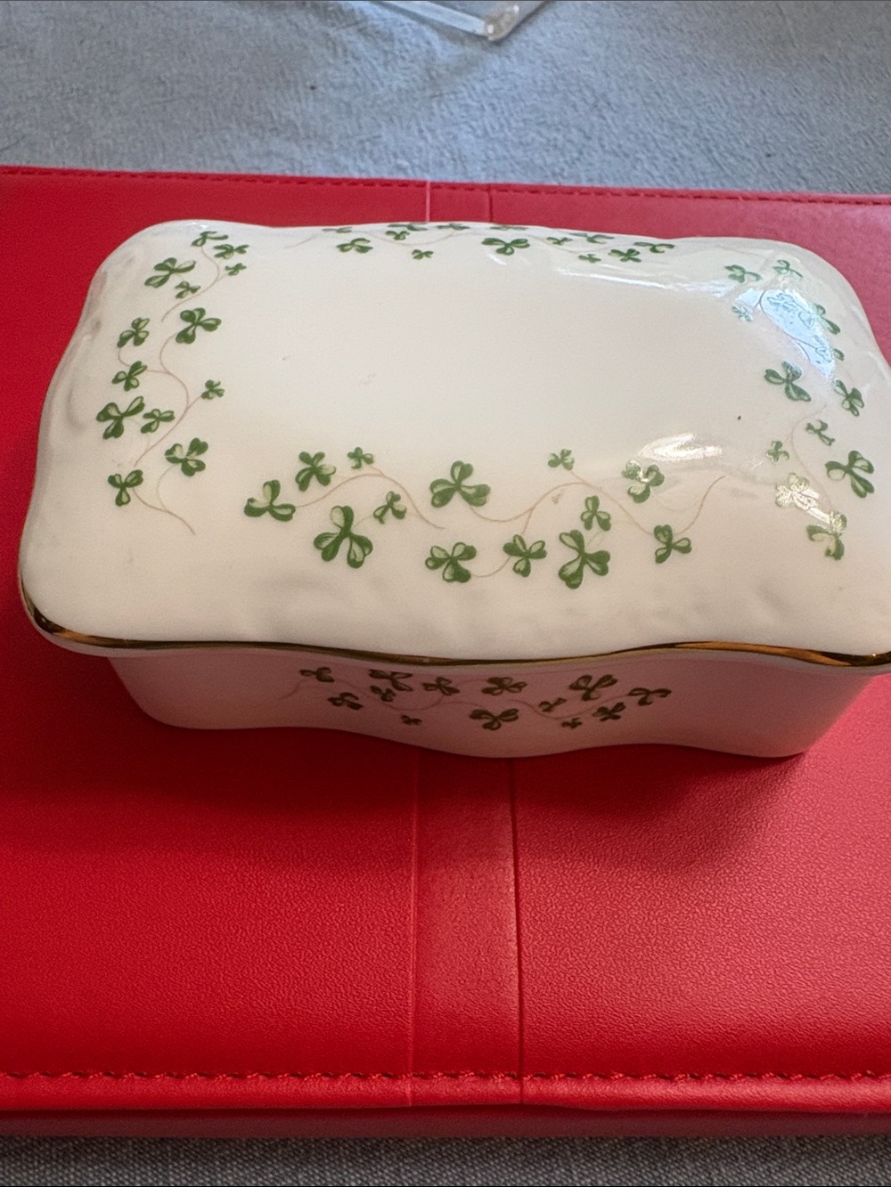 Royal Tara shamrock ☘️ Trinket Box with Gold Trim - White and Green